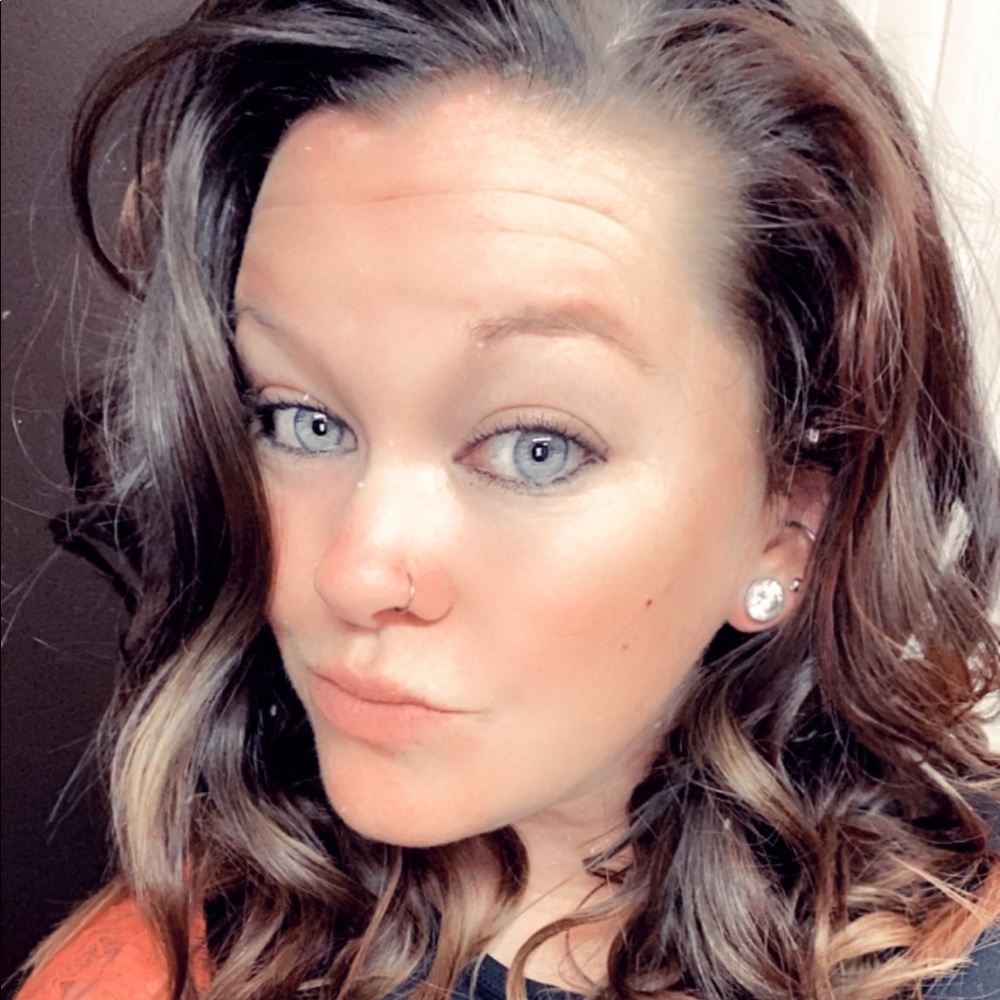 Meet your Posher, Casey